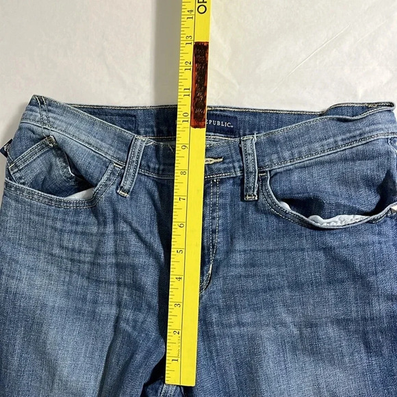 ROCK & REPUBLIC Kendall Cropped Denim Blue Sz 10 - Picture 8 of 10